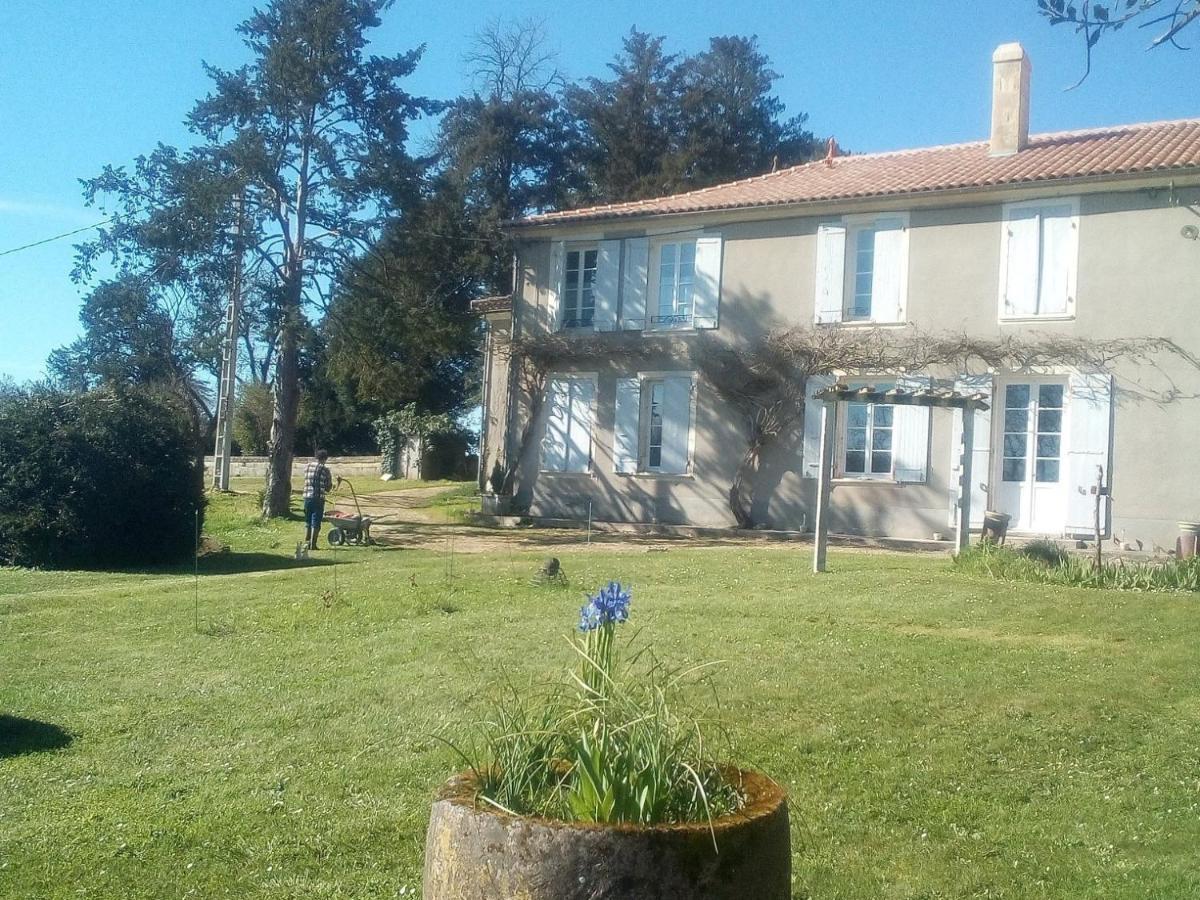 Domaine De Seugnac Bed & Breakfast Понс Екстериор снимка